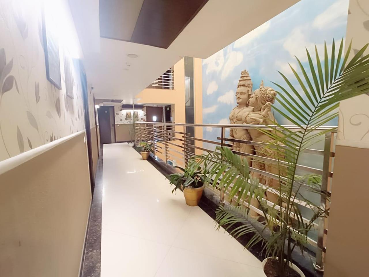 Hotel Waterfall Paschim Vihar Delhi Exterior photo